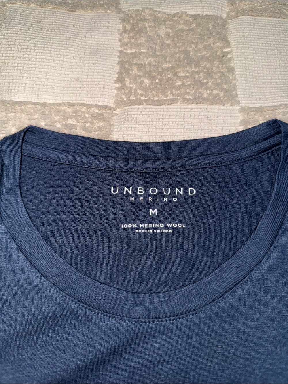 Unbound Merino Navy Blue Long Sleeve Crewneck Tee Size M 100% Merino Wool - Picture 3 of 3